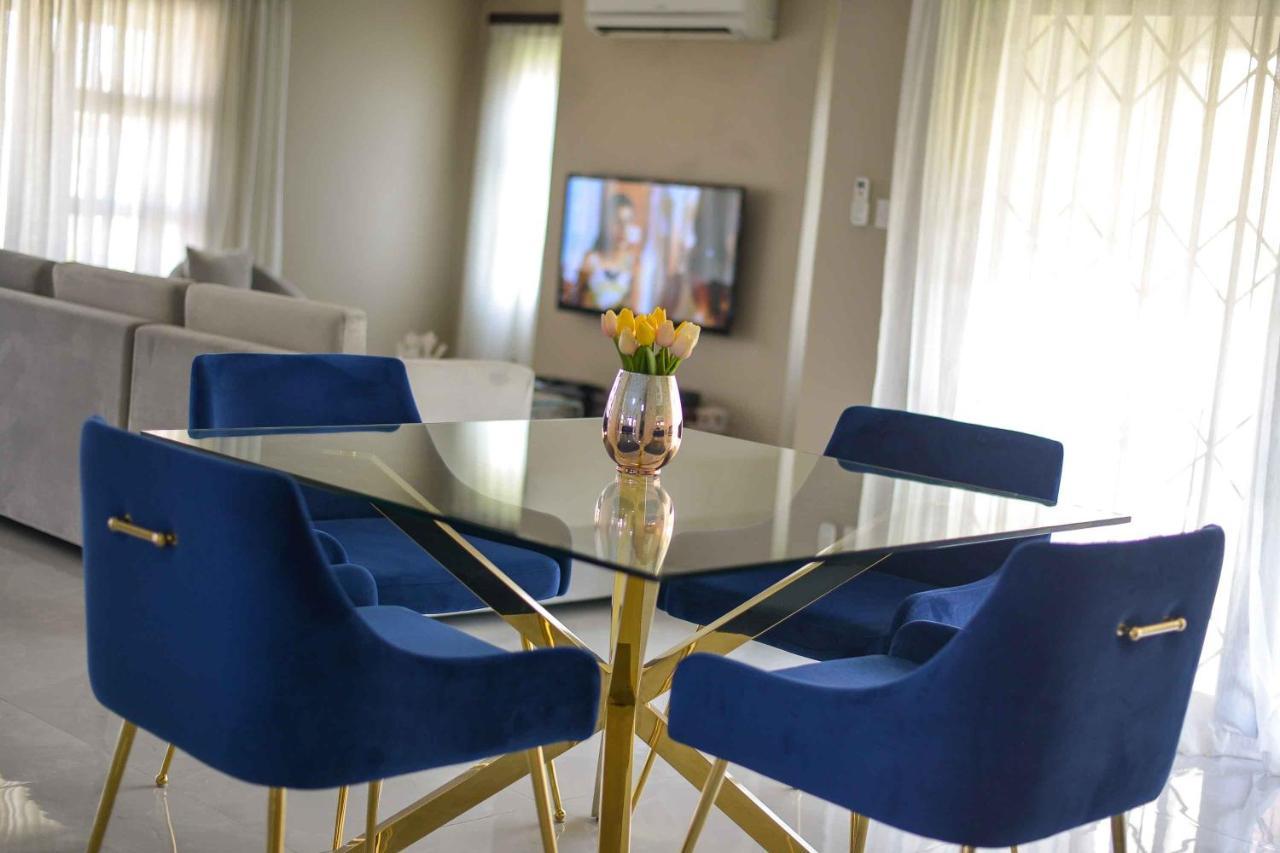 Immaculate Villa กาโบโรเน ภายนอก รูปภาพ