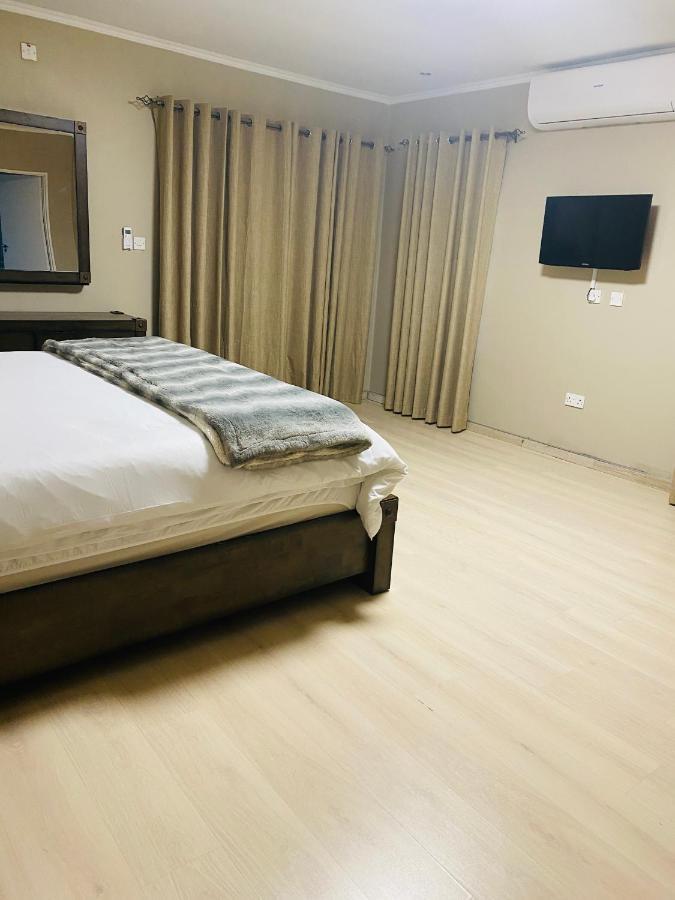 Immaculate Villa กาโบโรเน ภายนอก รูปภาพ